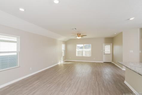 8022 Dovers Den San Antonio TX 78253