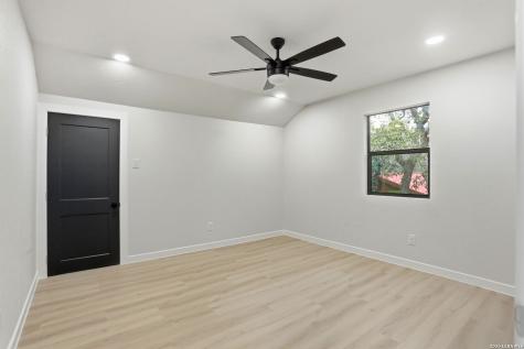 13707 Bluffmont San Antonio TX 78216