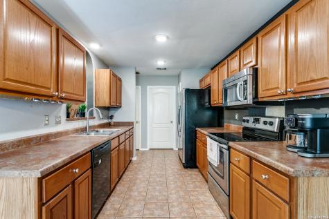 10 Rainy Avenue San Antonio TX 78240