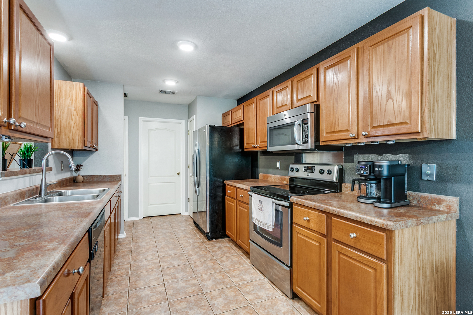 10 Rainy Avenue San Antonio TX 78240
