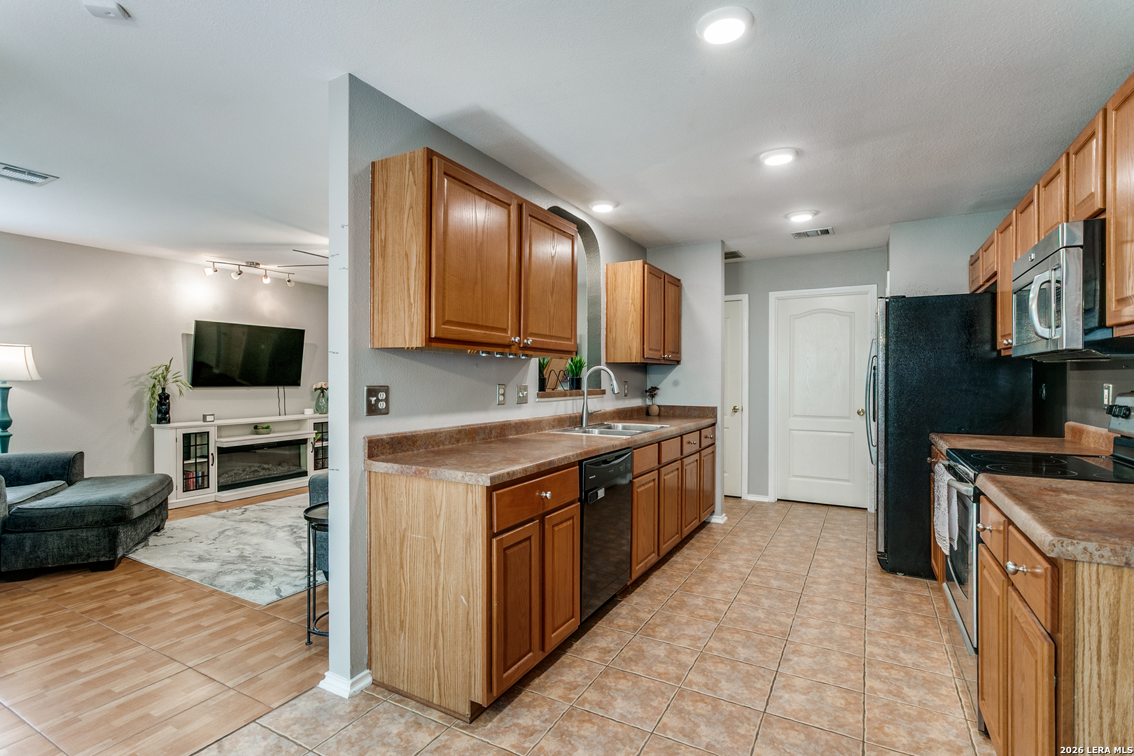 10 Rainy Avenue San Antonio TX 78240