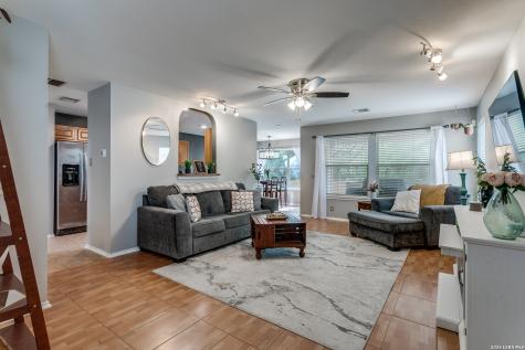 10 Rainy Avenue San Antonio TX 78240