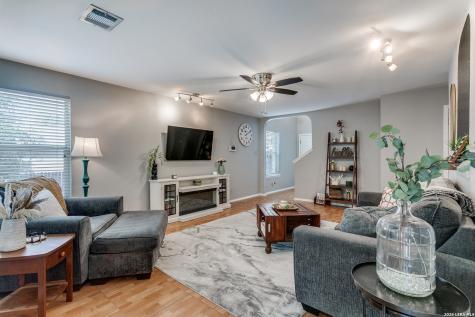 10 Rainy Avenue San Antonio TX 78240