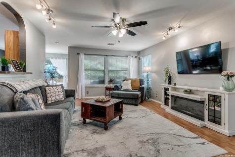 10 Rainy Avenue San Antonio TX 78240
