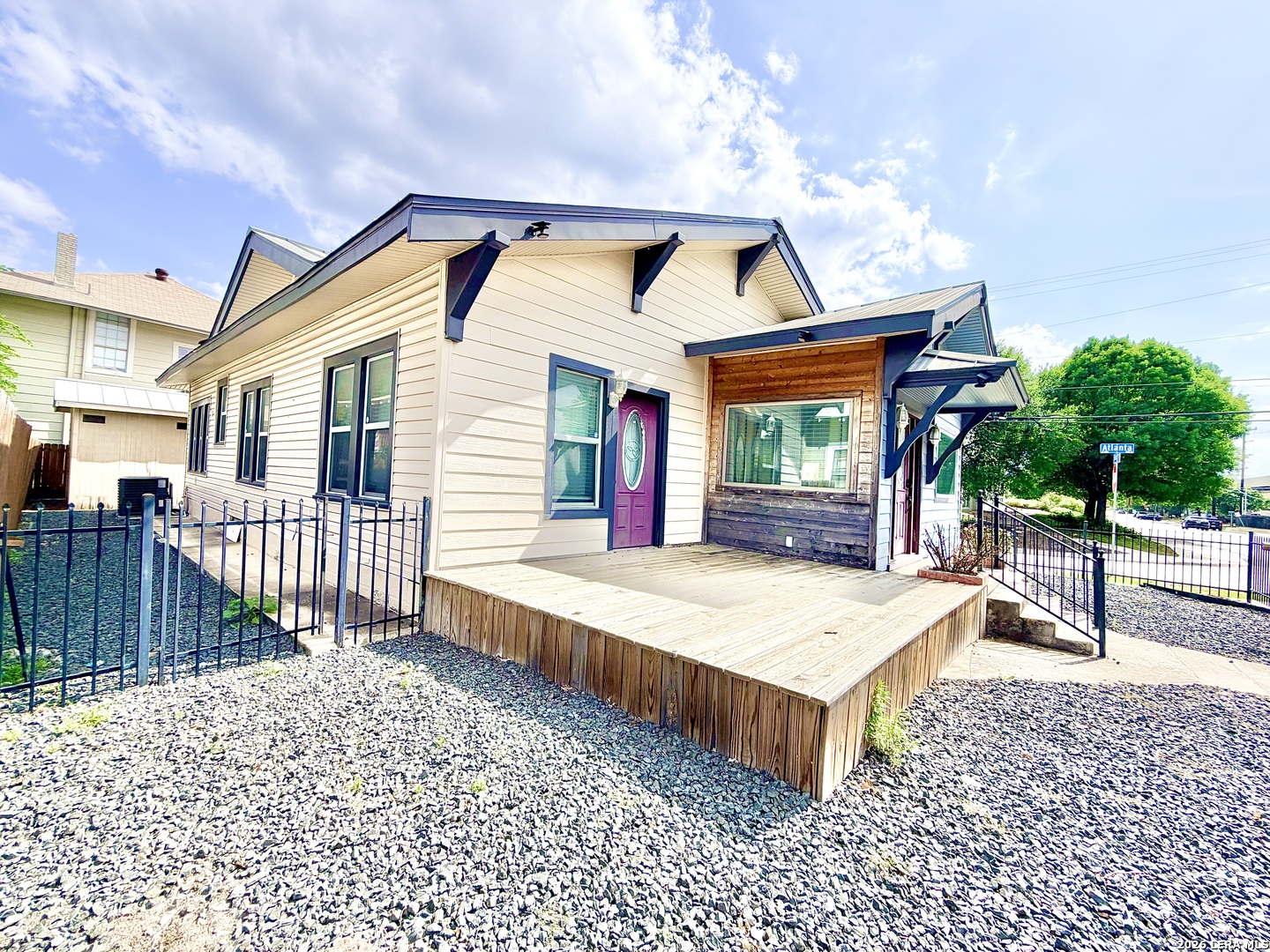 702 E Euclid Avenue San Antonio TX 78212