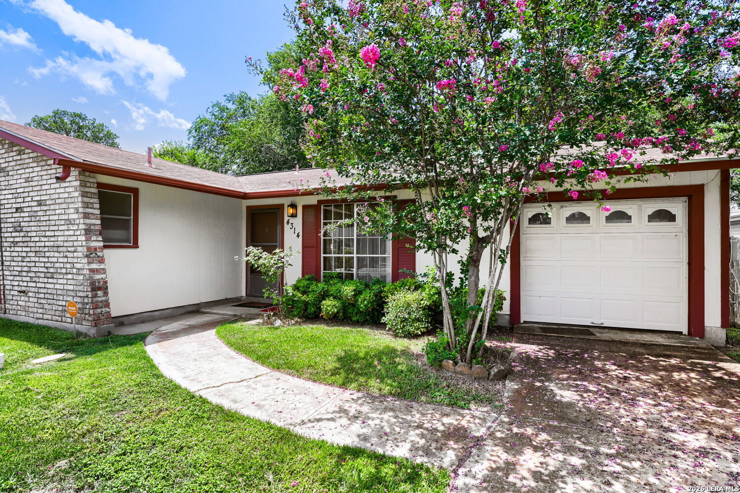 4314 Red Cap San Antonio TX 78222