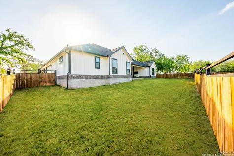 132 Ash Parkway La Vernia TX 78121