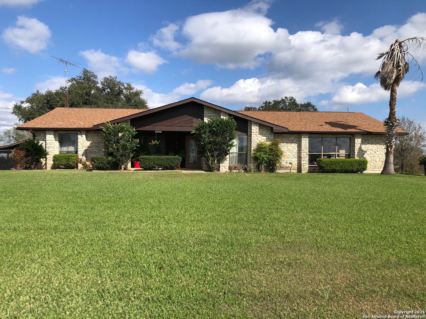 125 Greenwood Hills Road Gonzales TX 78629