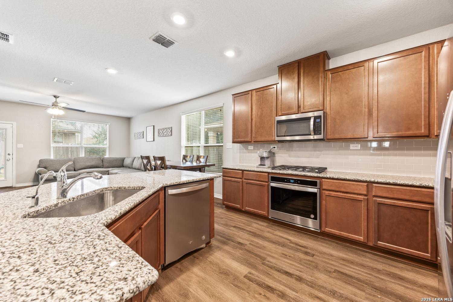 11127 Red Oak Turn Helotes TX 78023