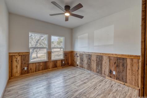 60 Loop Uvalde TX 78801