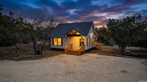 60 Loop Uvalde TX 78801