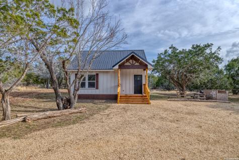 60 Loop Uvalde TX 78801