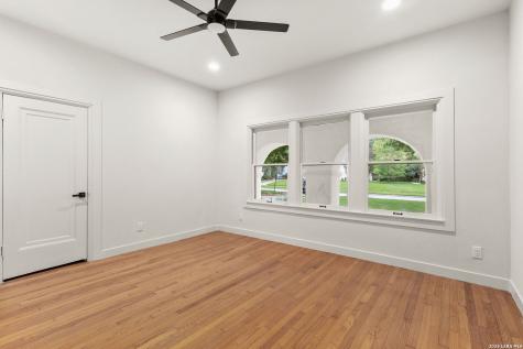 135 W Lullwood San Antonio TX 78212