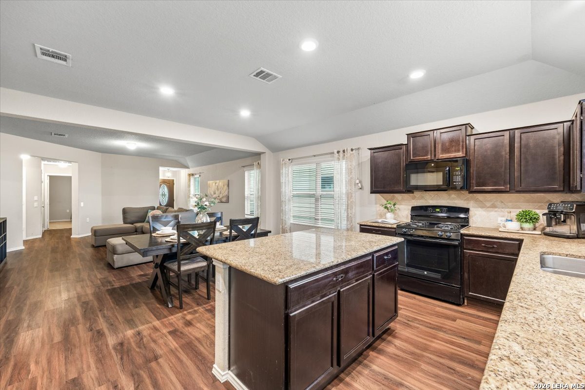 5911 Bridle Bend San Antonio TX 78218