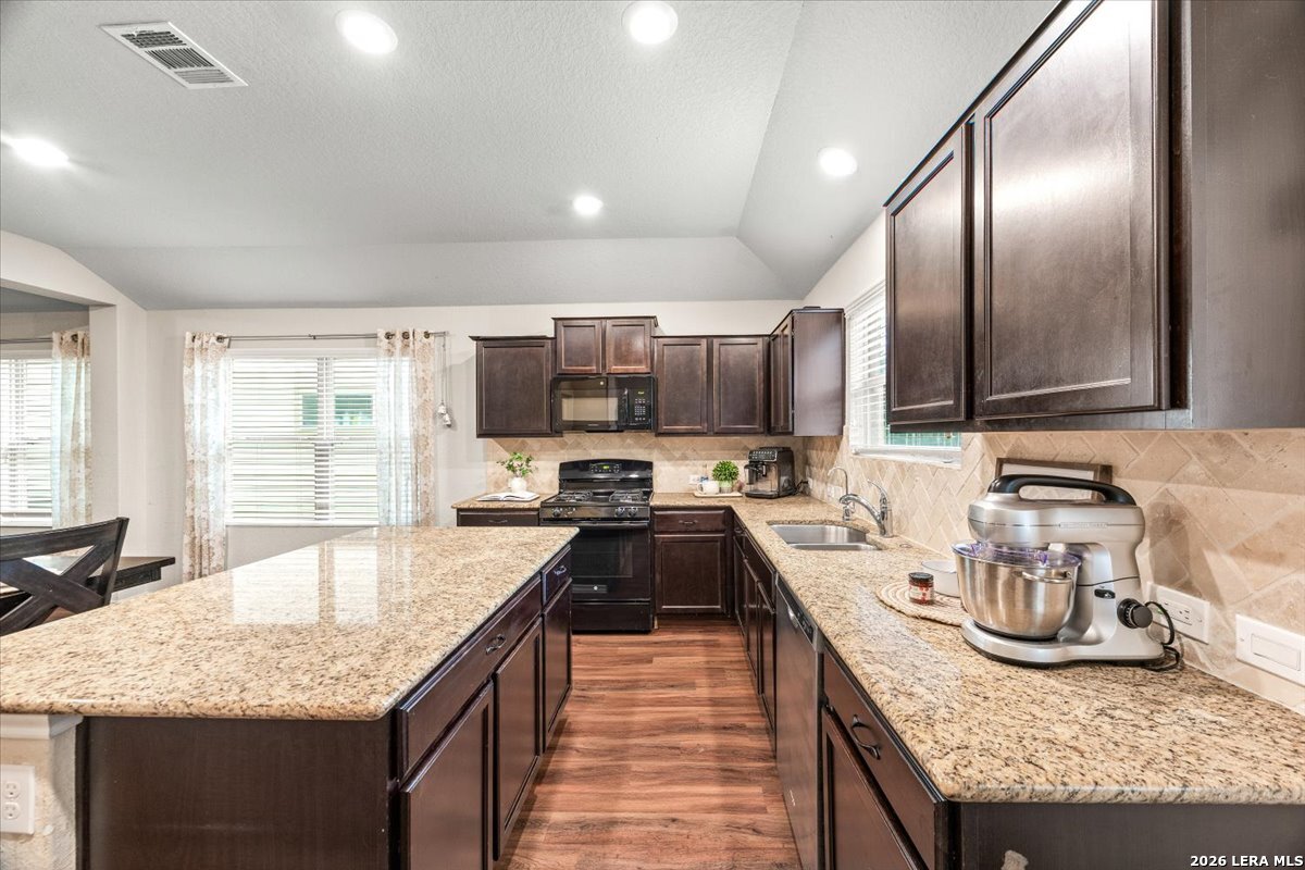 5911 Bridle Bend San Antonio TX 78218
