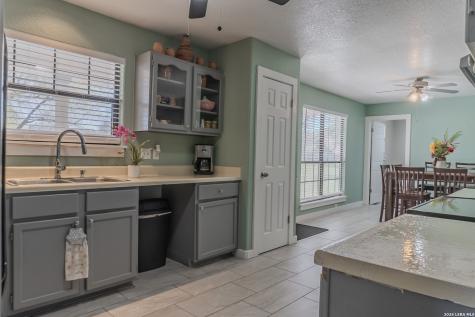 311 Governors Floresville TX 78114