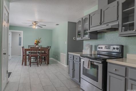 311 Governors Floresville TX 78114