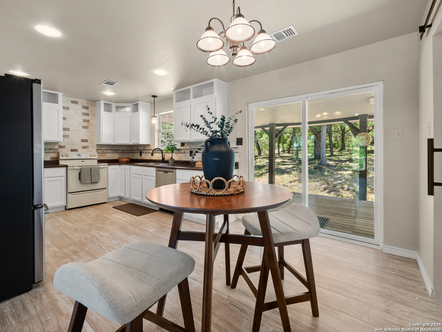 504 Oak Grove San Marcos TX 78666