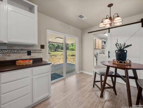 504 Oak Grove San Marcos TX 78666