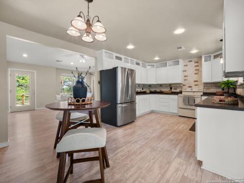 504 Oak Grove San Marcos TX 78666