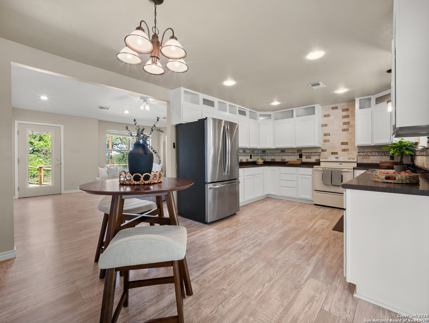 504 Oak Grove San Marcos TX 78666