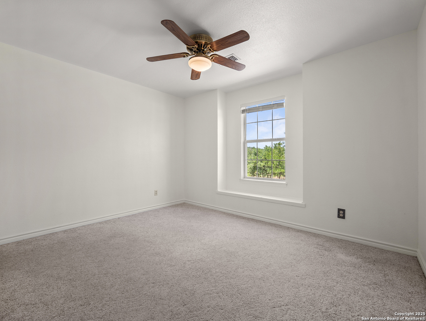 504 Oak Grove San Marcos TX 78666