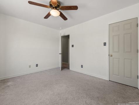 504 Oak Grove San Marcos TX 78666
