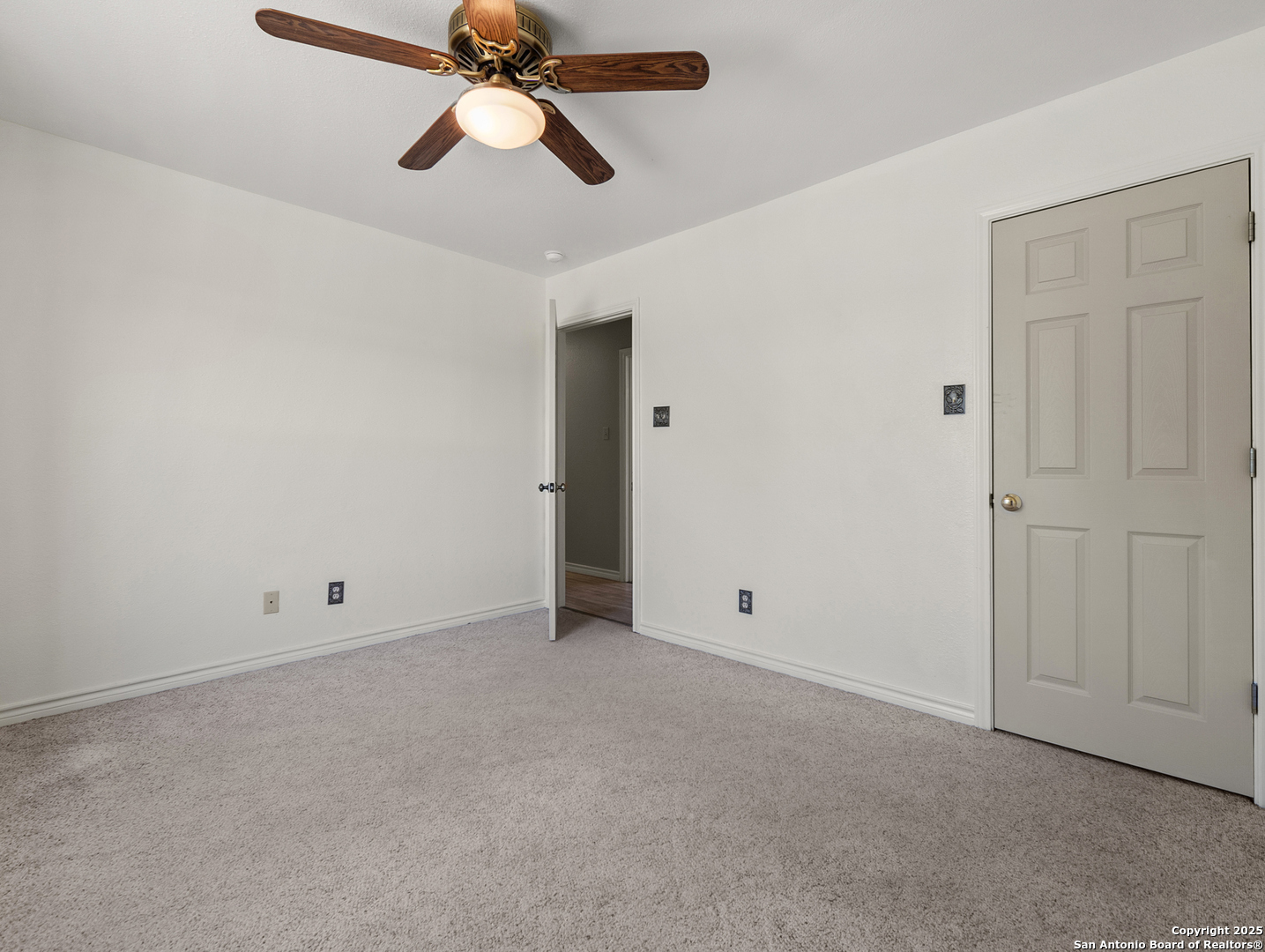 504 Oak Grove San Marcos TX 78666