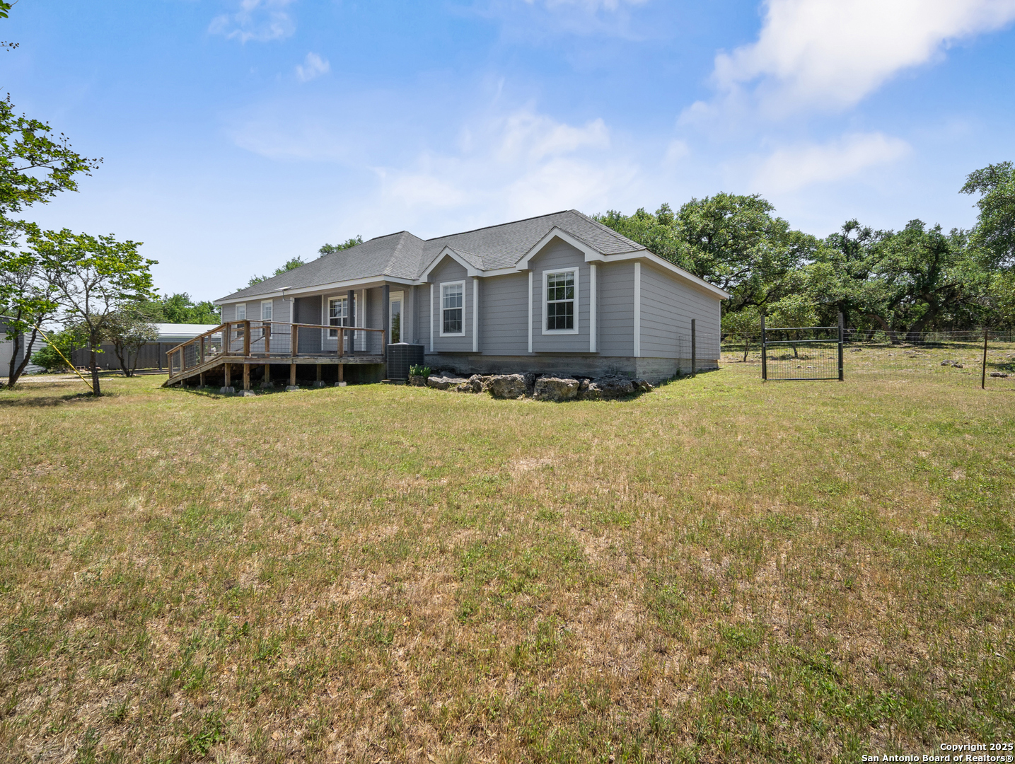 504 Oak Grove San Marcos TX 78666