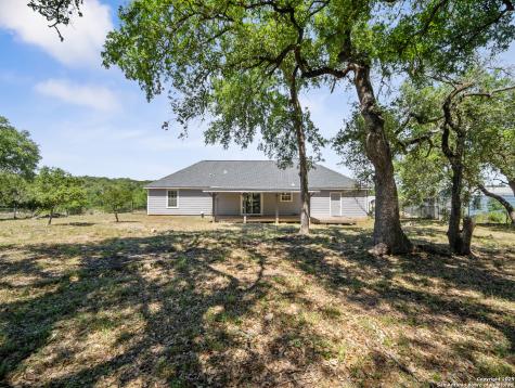 504 Oak Grove San Marcos TX 78666