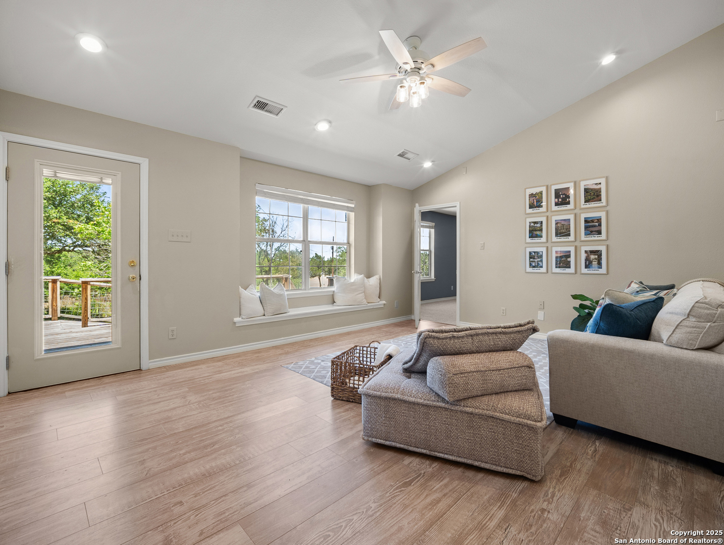 504 Oak Grove San Marcos TX 78666