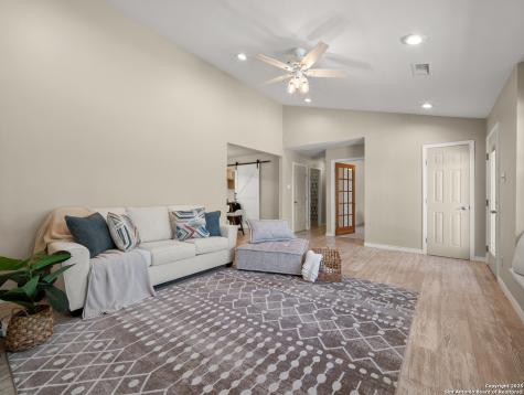 504 Oak Grove San Marcos TX 78666