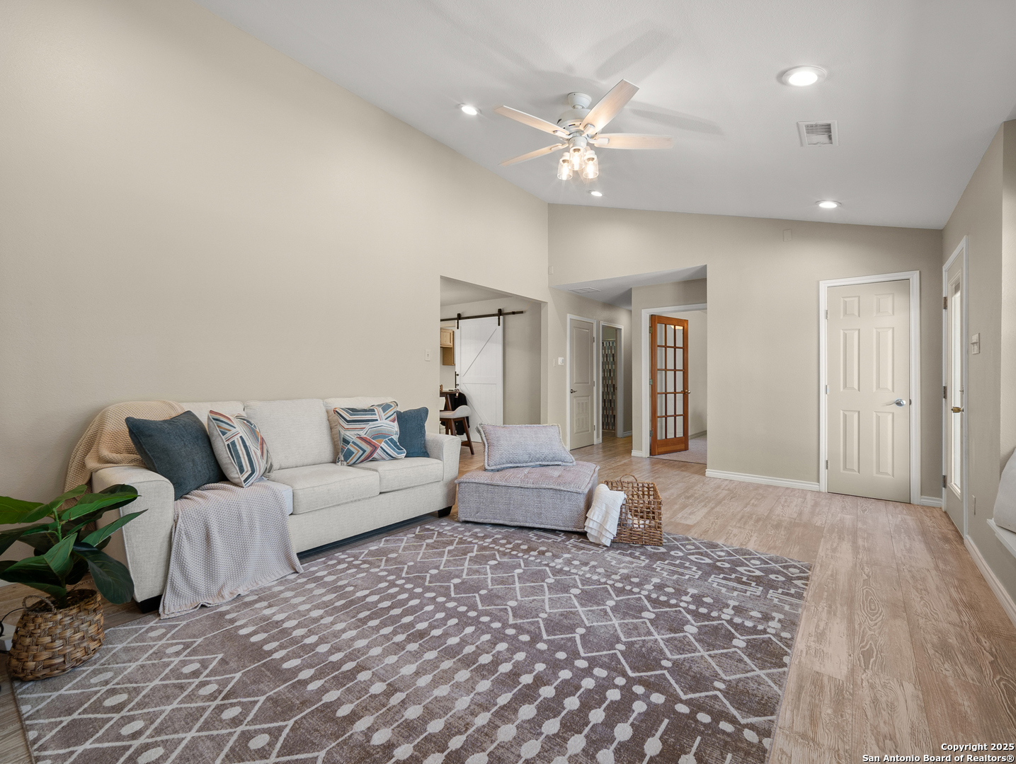 504 Oak Grove San Marcos TX 78666
