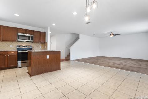 9418 Madison Creek Converse TX 78109