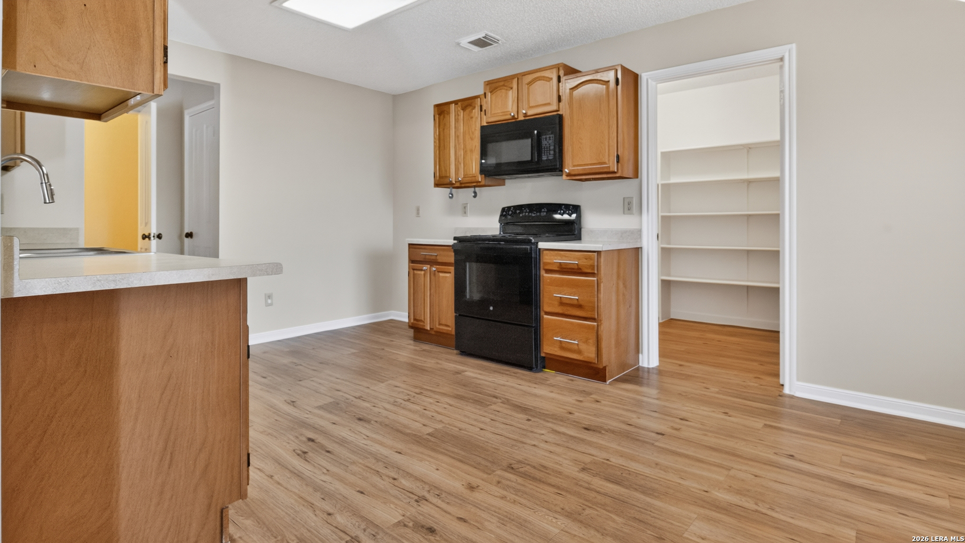 8022 Chestnut Clay Lane Converse TX 78109