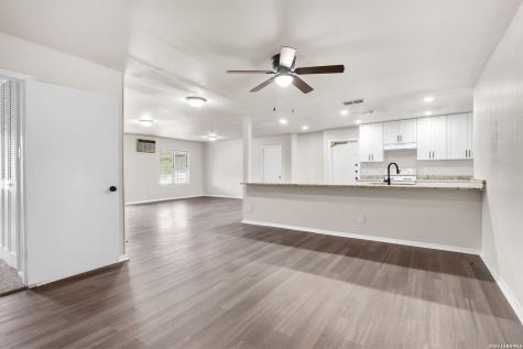 4850 Shadydale San Antonio TX 78228
