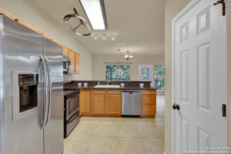 1060 Somerset Canyon Lake TX 78133