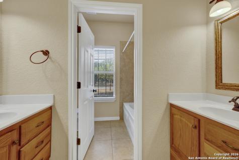 1060 Somerset Canyon Lake TX 78133