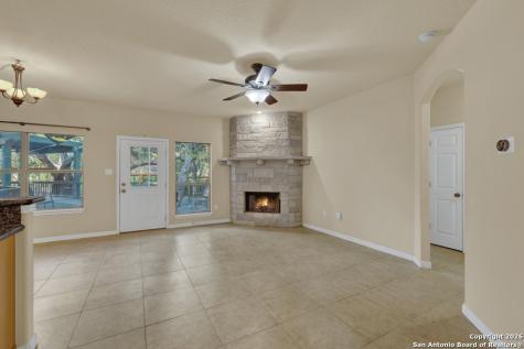 1060 Somerset Canyon Lake TX 78133