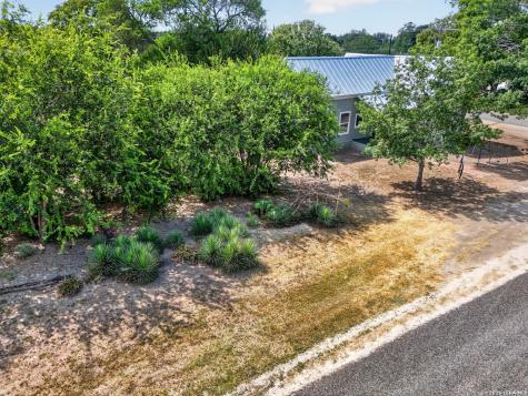 285 Avenue I Knippa TX 78870