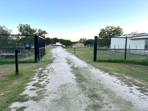 305 Summit Drive Leakey TX 78873