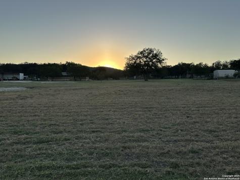 305 Summit Drive Leakey TX 78873