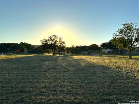 305 Summit Drive Leakey TX 78873