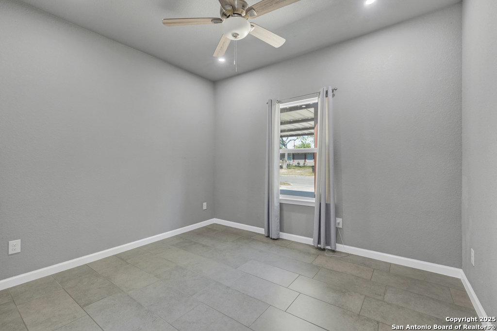 5170 Village Green San Antonio TX 78218