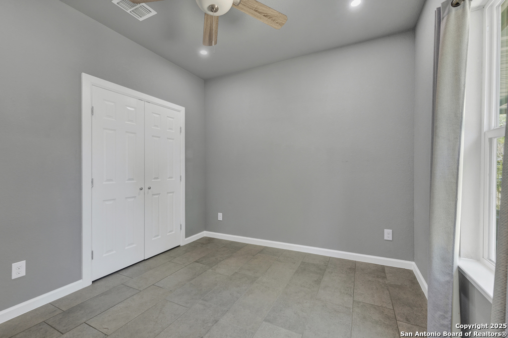 5170 Village Green San Antonio TX 78218