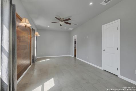 5170 Village Green San Antonio TX 78218