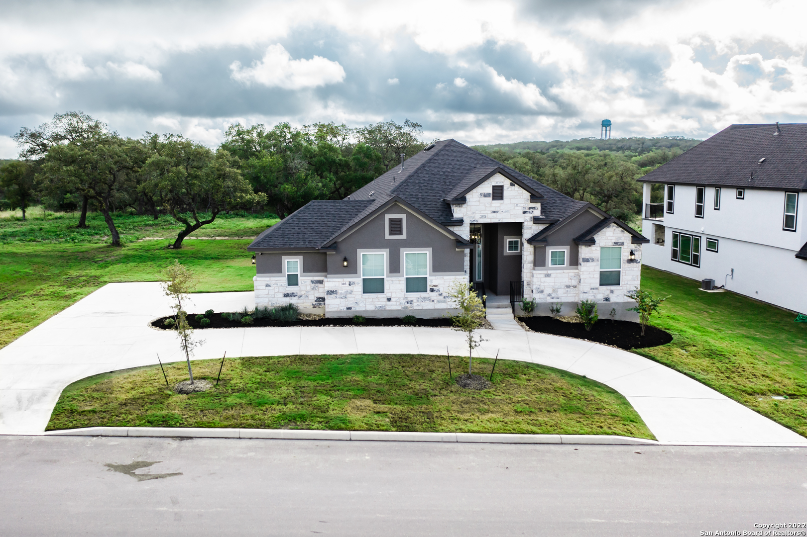 303 Englewood Lane Castroville TX 78009