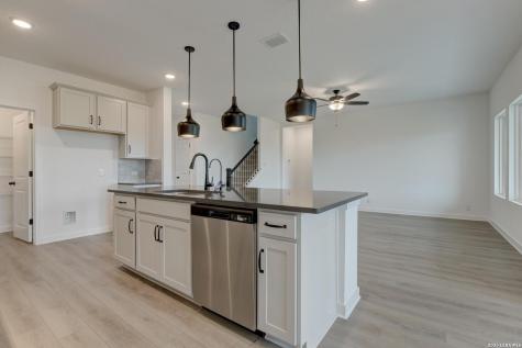 14231 Wolf View San Antonio TX 78252