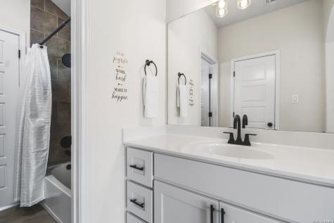 417 Bee Caves Cove Cibolo TX 78108