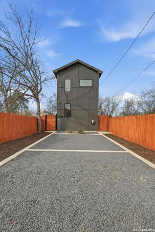 1641 N Center Street San Antonio TX 78202
